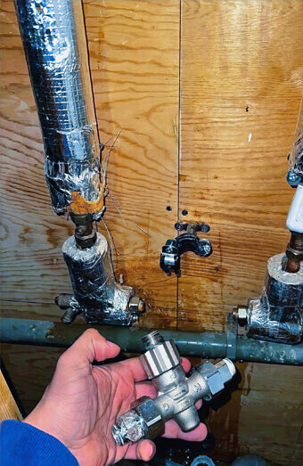 https://maylandsplumber.com.au/uploads/2025/06/emergency-plumbing-358284.jpg