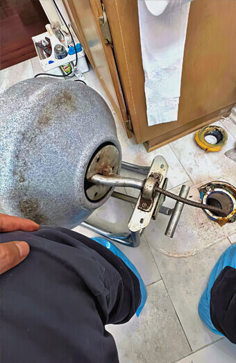 https://maylandsplumber.com.au/uploads/2025/06/emergency-plumbing-877321.jpg